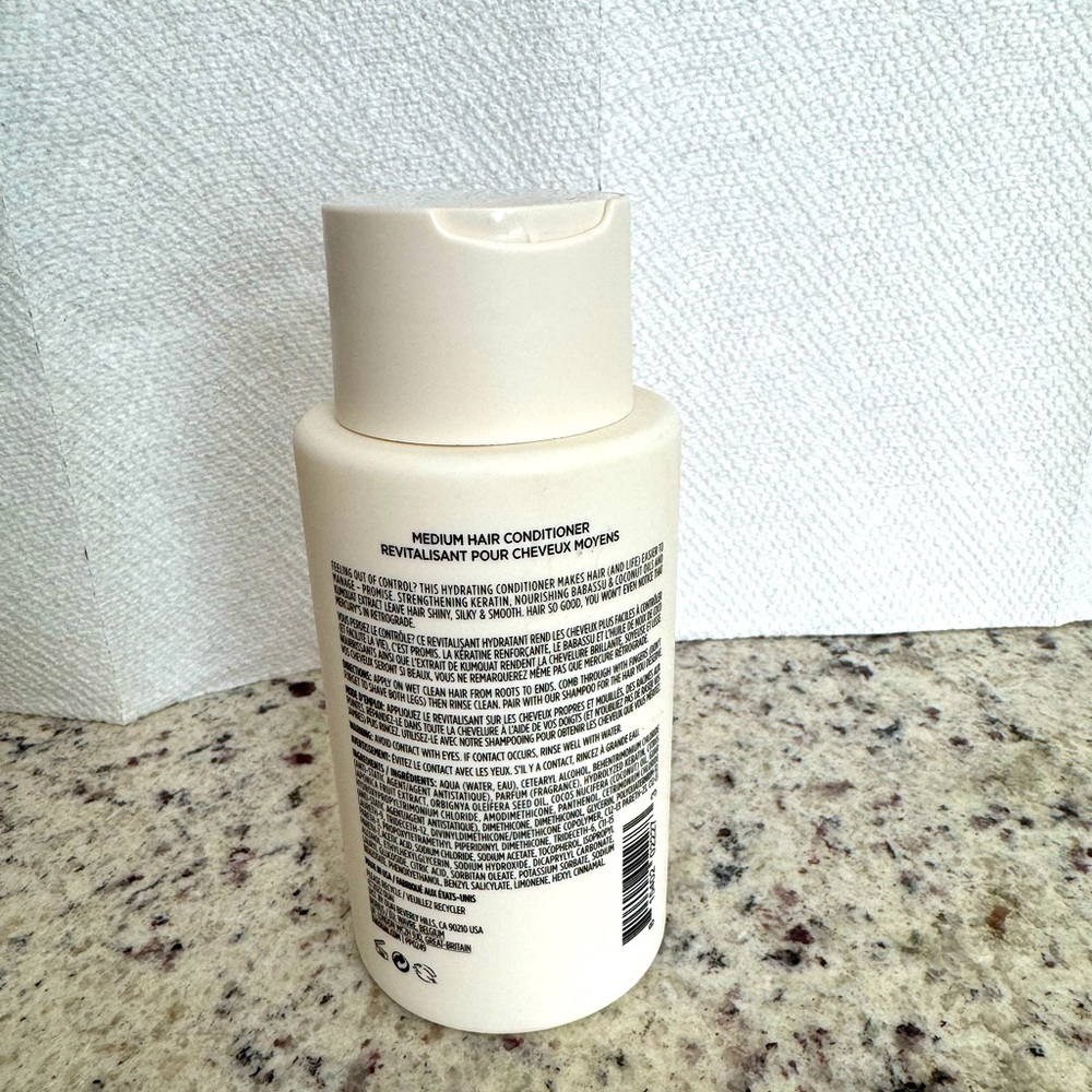 OUAI Medium Hair Conditioner - Picture 2 of 2